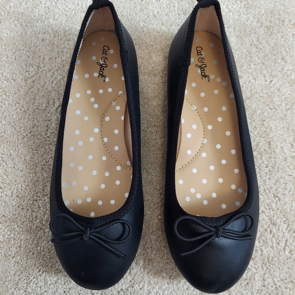 NWOT Cat & Jack Classic Black Flats with Bow